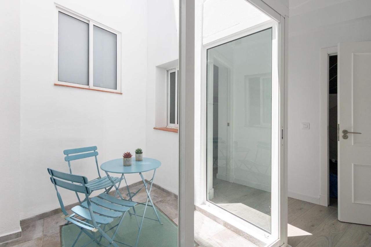 Nine O Clock San Luis Skyview Apartman Sevilla Kültér fotó