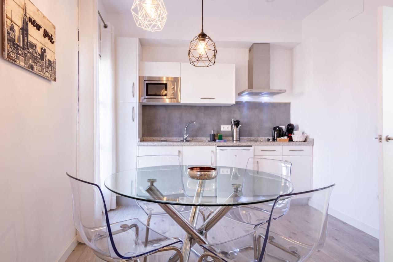 Nine O Clock San Luis Skyview Apartman Sevilla Kültér fotó