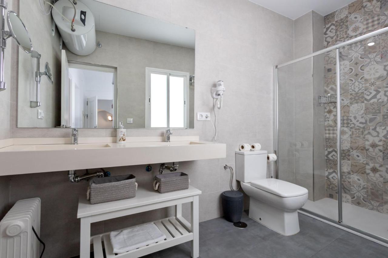 Nine O Clock San Luis Skyview Apartman Sevilla Kültér fotó